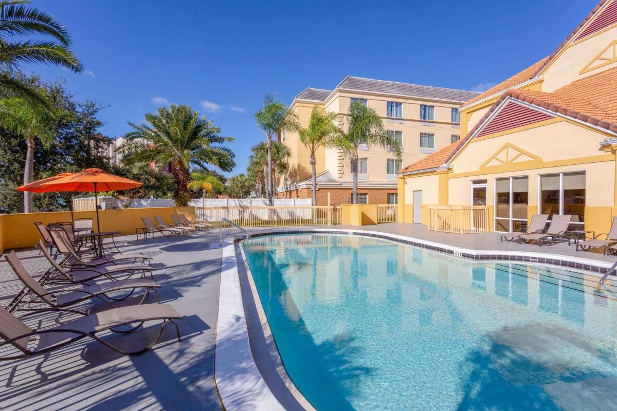 La Quinta Inn & Suites by Wyndham Orlando Universal Area - main image
