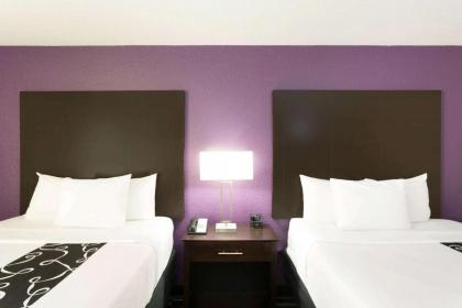 La Quinta Inn & Suites by Wyndham Orlando Universal Area - image 12