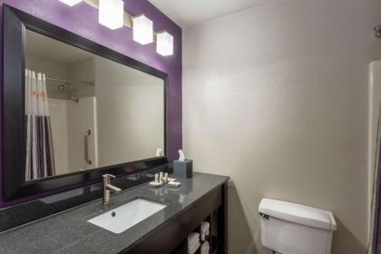 La Quinta Inn & Suites by Wyndham Orlando Universal Area - image 15