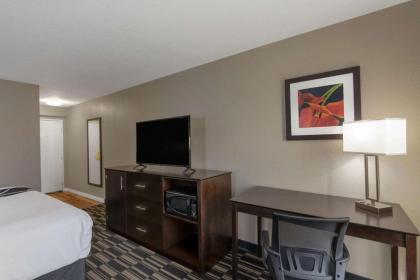 La Quinta Inn & Suites by Wyndham Orlando Universal Area - image 17