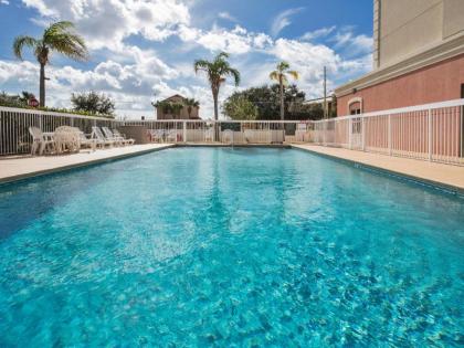 Spark by Hilton Orlando Universal Blvd - image 5
