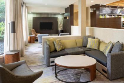 Courtyard by Marriott Orlando Airport - image 11