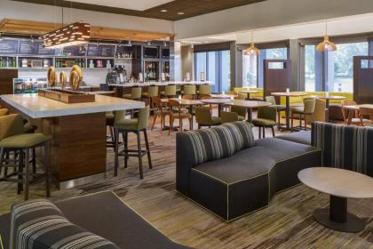 Courtyard by Marriott Orlando Airport - image 13