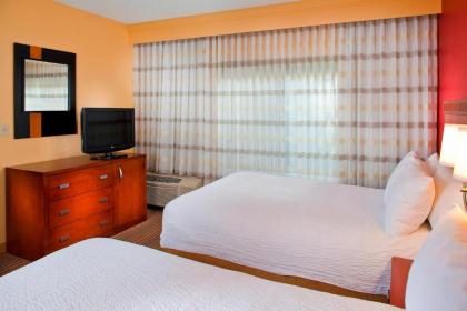 Courtyard by Marriott Orlando Airport - image 23