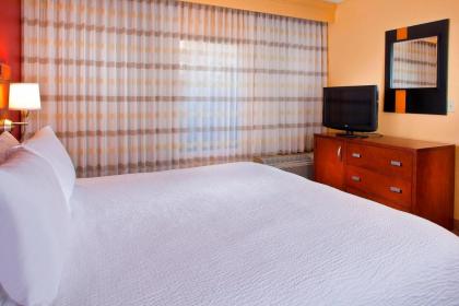 Courtyard by Marriott Orlando Airport - image 27