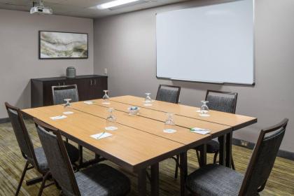 Courtyard by Marriott Orlando Airport - image 9