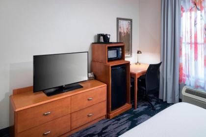 Fairfield Inn & Suites by Marriott Orlando at SeaWorld - image 12