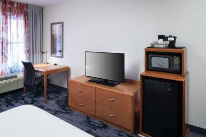 Fairfield Inn & Suites by Marriott Orlando at SeaWorld - image 8