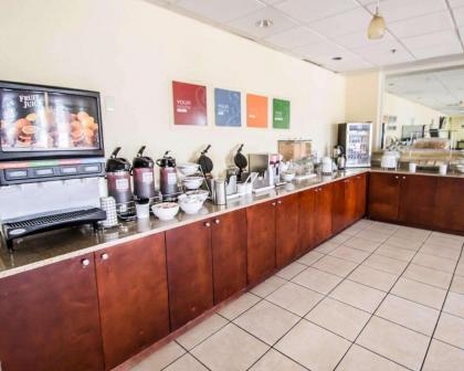 Quality Inn & Suites Winter Park Village Area - image 2