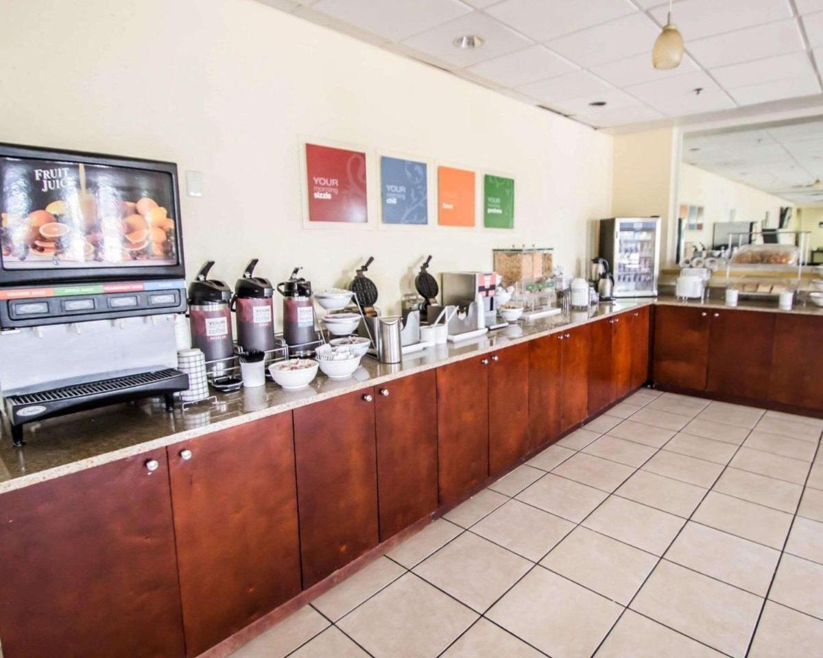 Quality Inn & Suites Winter Park Village Area - image 2
