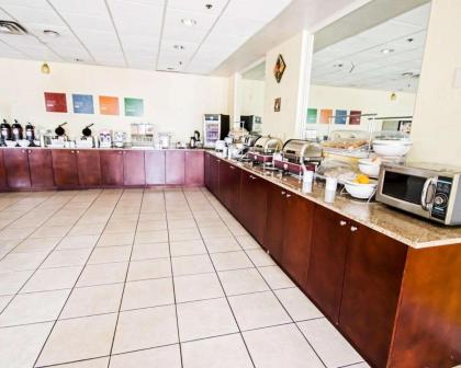 Quality Inn & Suites Winter Park Village Area - image 22
