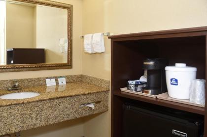 Best Western Orlando East Inn & Suites - image 17