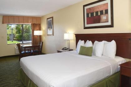 Baymont by Wyndham Orlando East - image 30