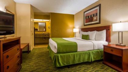 Best Western Orlando East Inn & Suites - image 9