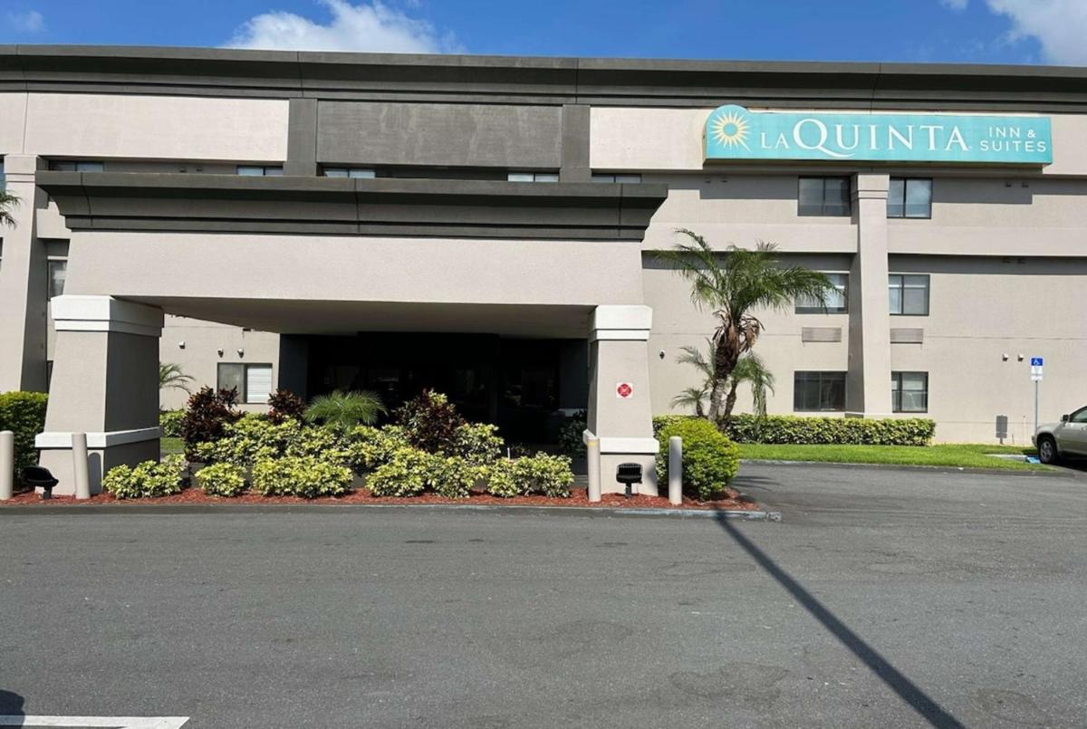 La Quinta Inn & Suites by Wyndham Orlando South - main image