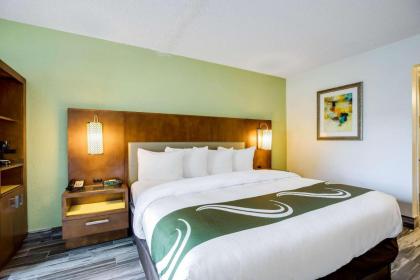 Quality Inn & Suites Downtown - image 10