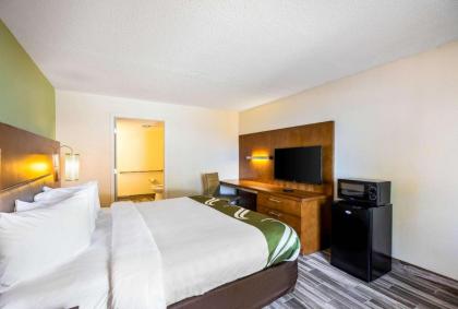 Quality Inn & Suites Downtown - image 15