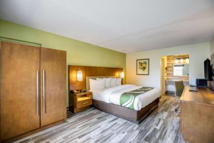 Quality Inn & Suites Downtown - image 17