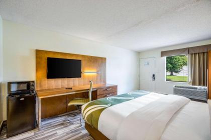 Quality Inn & Suites Downtown - image 18