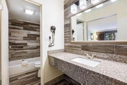 Quality Inn & Suites Downtown - image 20