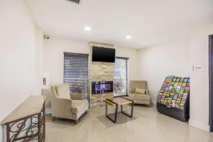 Quality Inn & Suites Downtown - image 5