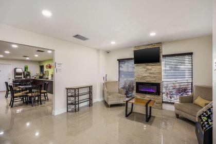 Quality Inn & Suites Downtown - image 7