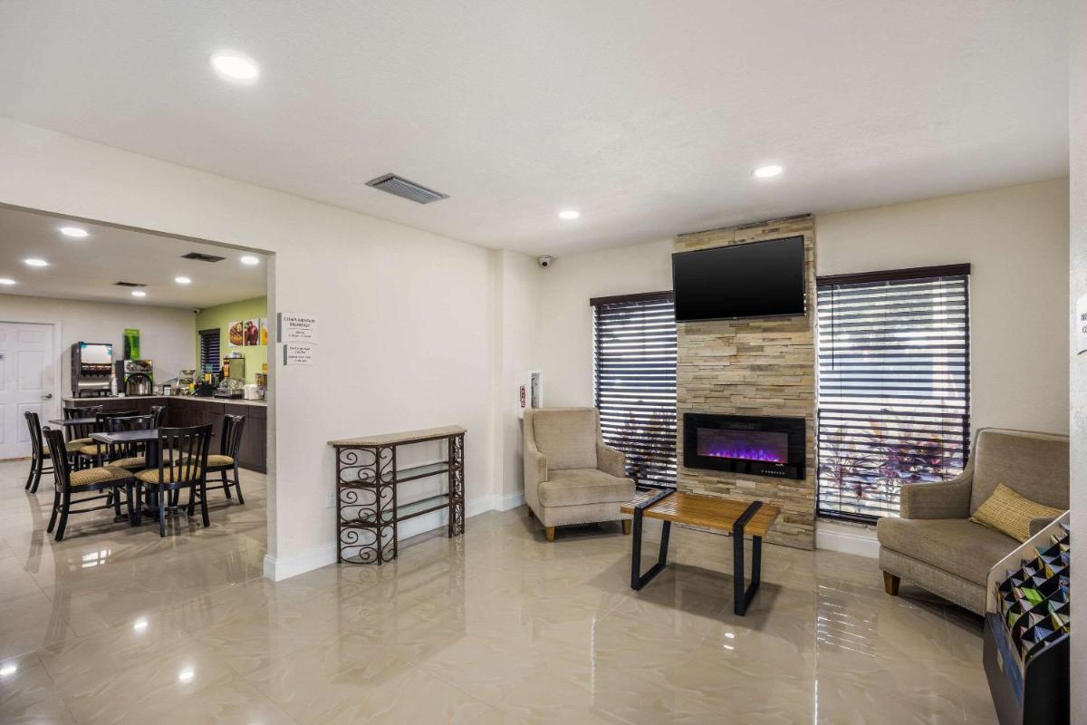 Quality Inn & Suites Downtown - image 7