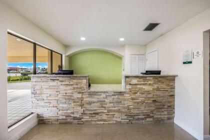 Quality Inn & Suites Downtown - image 8