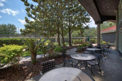 La Quinta Inn & Suites by Wyndham Orlando Convention Center - image 10