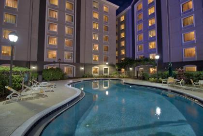 La Quinta Inn & Suites by Wyndham Orlando Convention Center - image 19