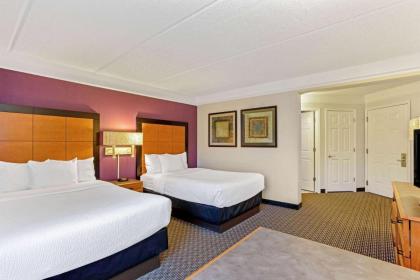 La Quinta Inn & Suites by Wyndham Orlando Convention Center - image 29
