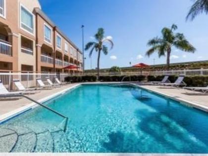 Super 8 by Wyndham Orlando Near Florida Mall
