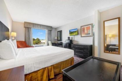 Super 8 by Wyndham Orlando Near Florida Mall - image 16