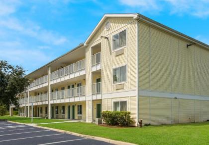 HomeTowne Studios Orlando - UCF Area - image 15