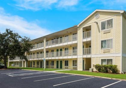 HomeTowne Studios Orlando - UCF Area - image 23