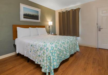 HomeTowne Studios Orlando - UCF Area - image 28