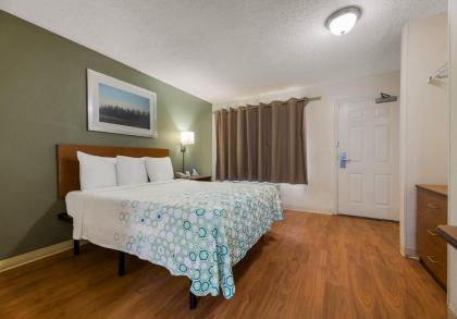 HomeTowne Studios Orlando - UCF Area - image 6