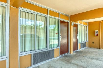 Hotel Belair Orlando Near Florida Mall - image 11
