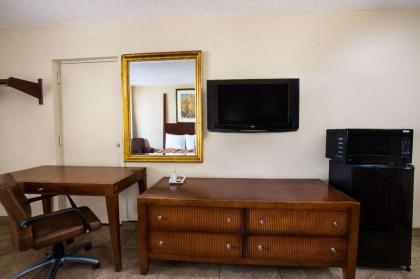 Knights Inn Orlando - image 11