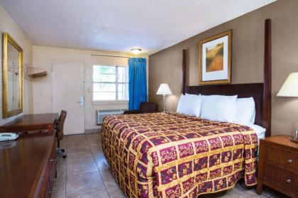 Knights Inn Orlando - image 16