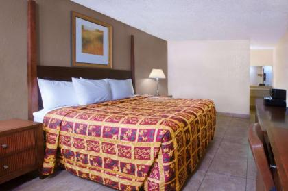 Knights Inn Orlando - image 18