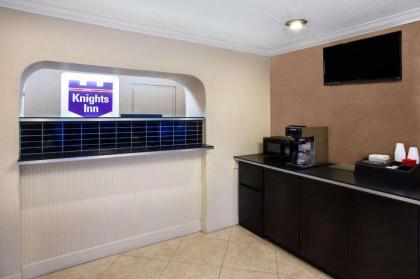Knights Inn Orlando - image 2