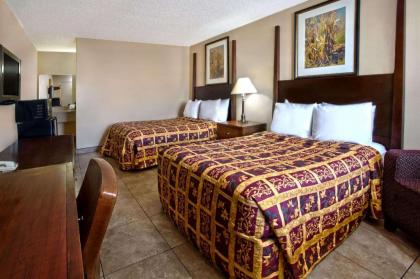 Knights Inn Orlando - image 6