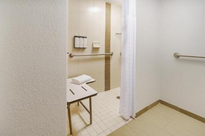 Hyatt Place across from Universal Orlando Resort - image 16