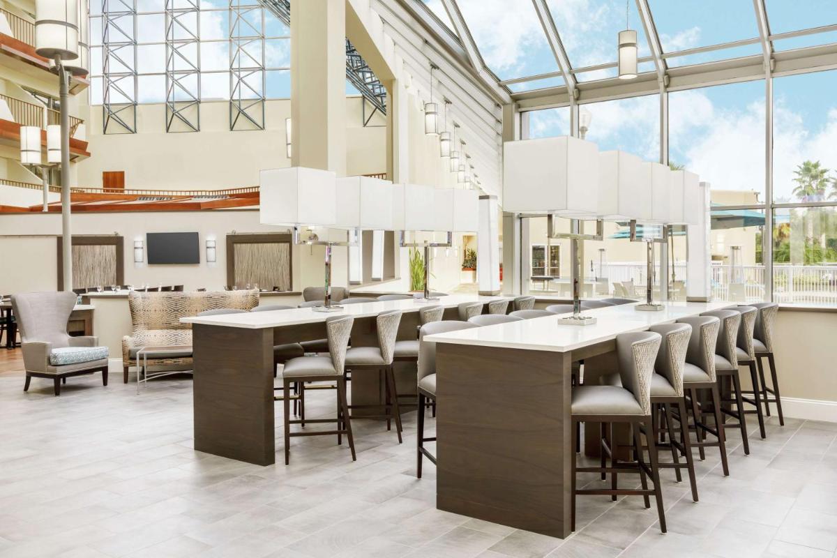 DoubleTree By Hilton Orlando Airport - image 2
