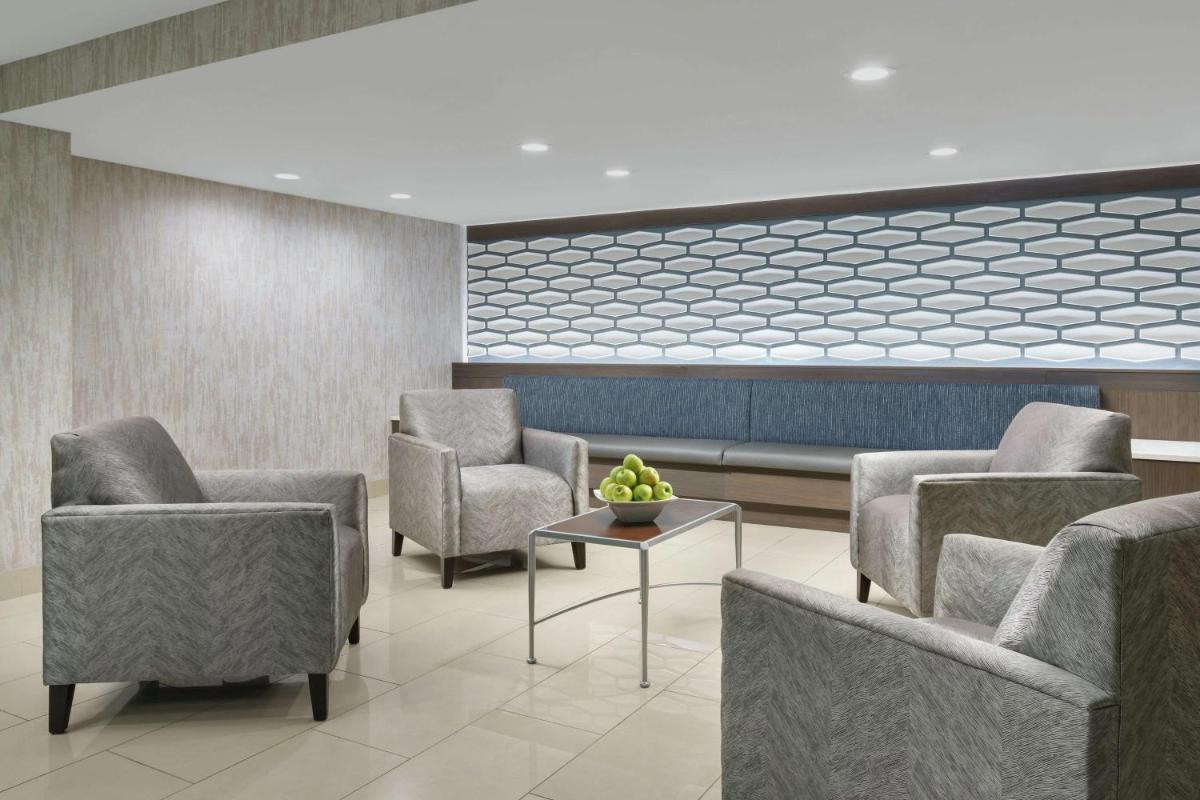 DoubleTree By Hilton Orlando Airport - image 3