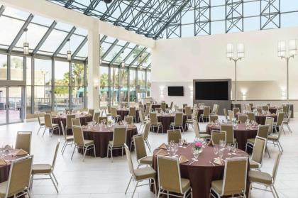 DoubleTree By Hilton Orlando Airport - image 4