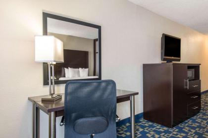 Comfort Inn & Suites Near Universal Orlando Resort-Convention Ctr - image 16