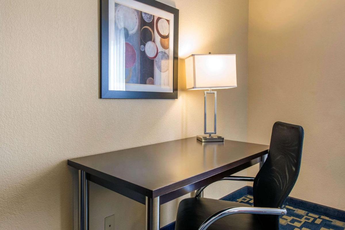 Comfort Inn & Suites Near Universal Orlando Resort-Convention Ctr - image 7