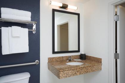 Fairfield Inn & Suites by Marriott Orlando International Drive/Convention Ce - image 17